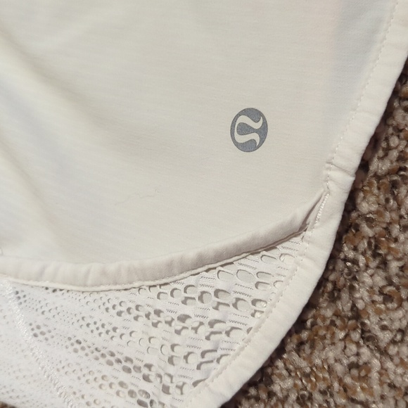 Lululemon Speed Up Lace Trimmed Linerless Short - Picture 3 of 6